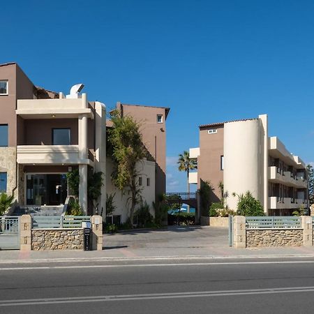 Hotel Haris On The Beach Agia Marina 외부 사진