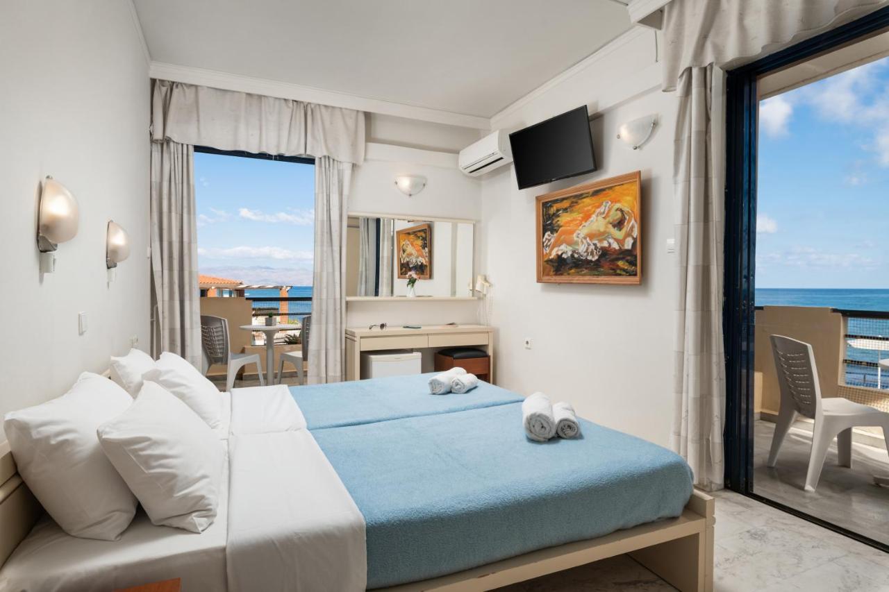 Hotel Haris On The Beach Agia Marina 외부 사진