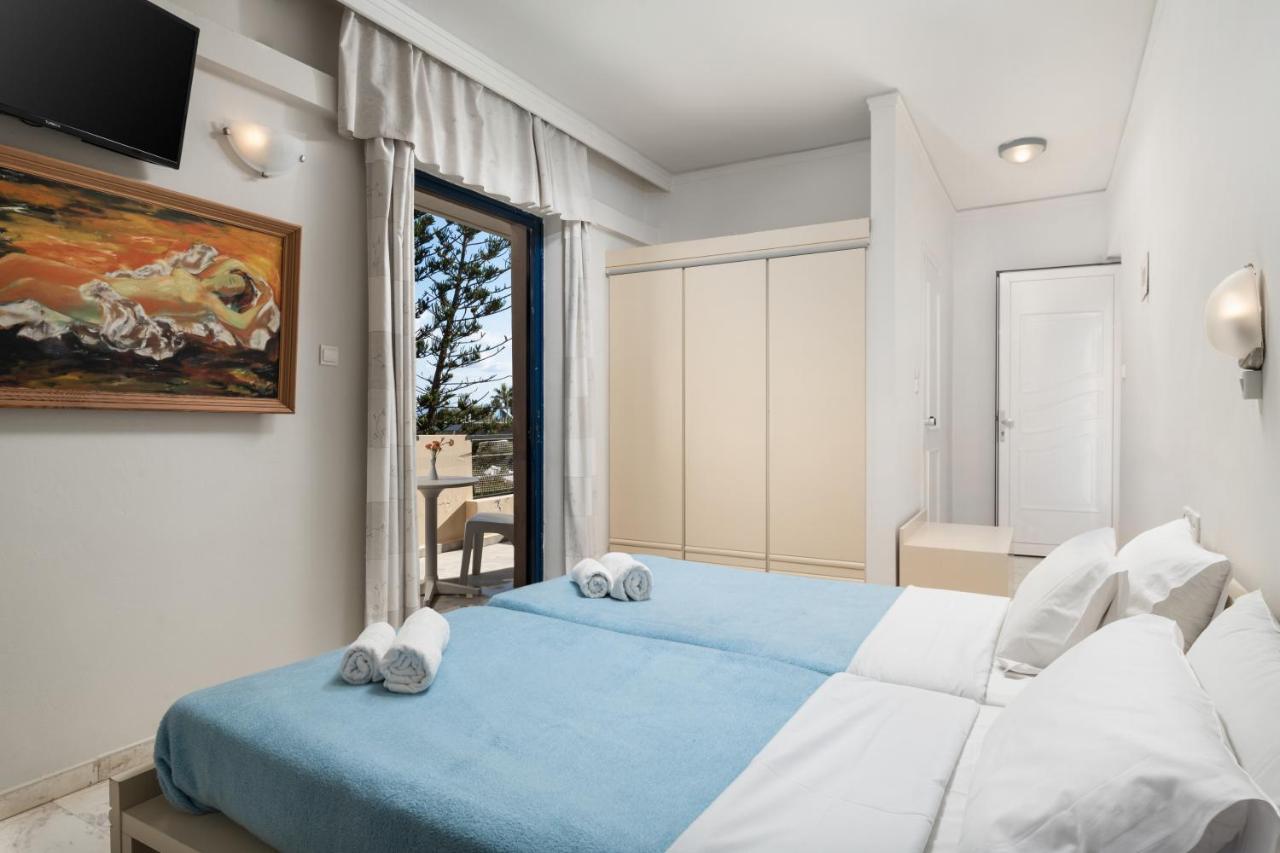 Hotel Haris On The Beach Agia Marina 외부 사진
