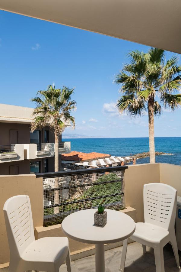 Hotel Haris On The Beach Agia Marina 외부 사진