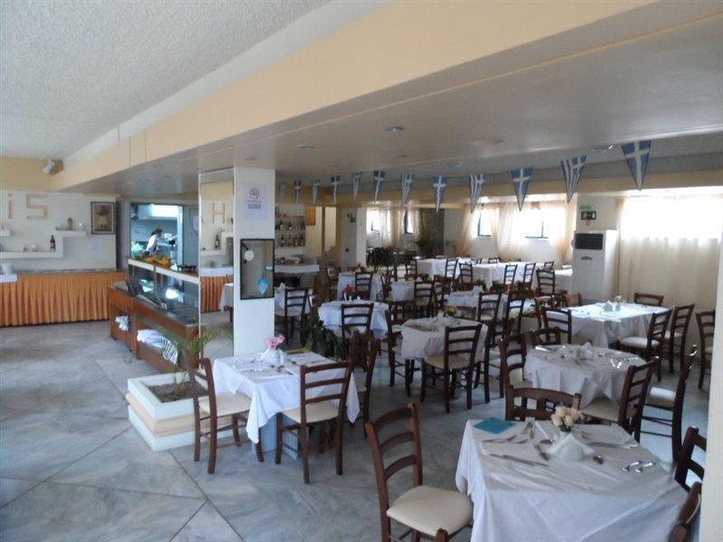 Hotel Haris On The Beach Agia Marina 외부 사진