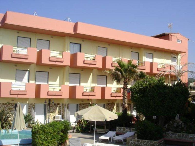 Hotel Haris On The Beach Agia Marina 외부 사진
