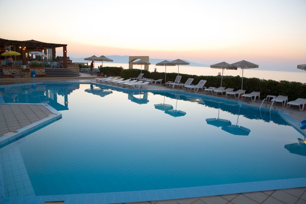Hotel Haris On The Beach Agia Marina 외부 사진