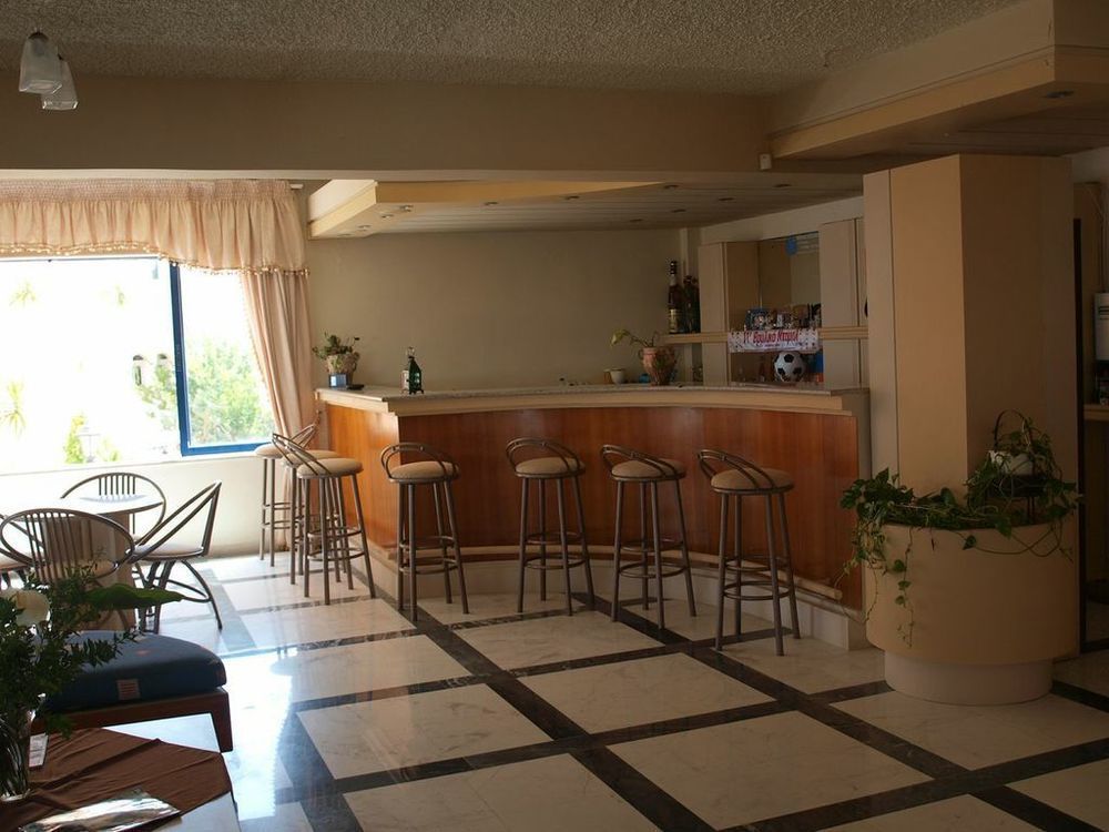 Hotel Haris On The Beach Agia Marina 외부 사진