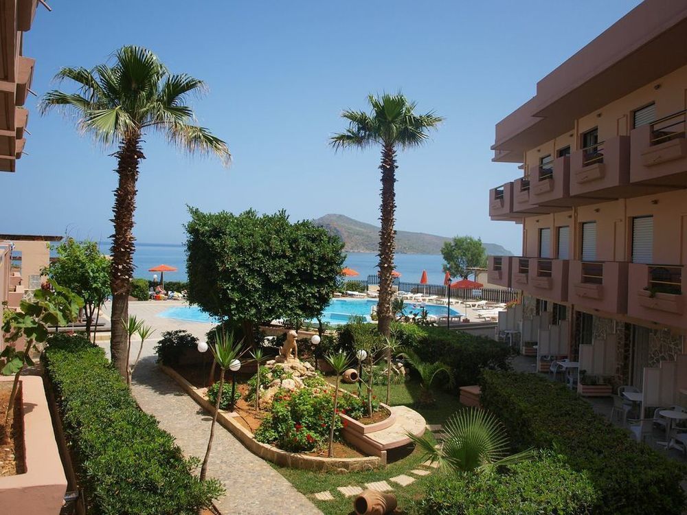 Hotel Haris On The Beach Agia Marina 외부 사진