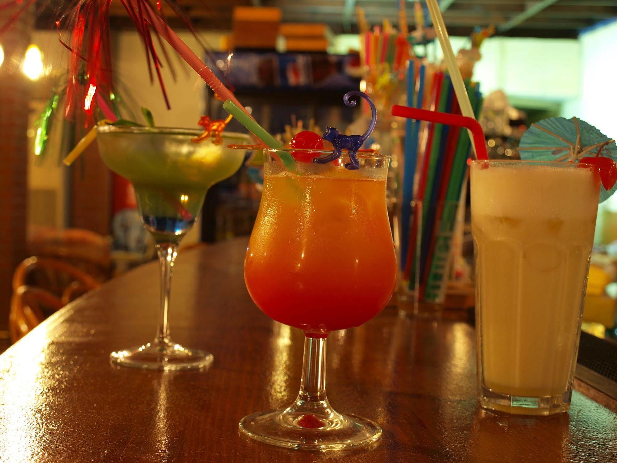 Hotel Haris On The Beach Agia Marina 외부 사진