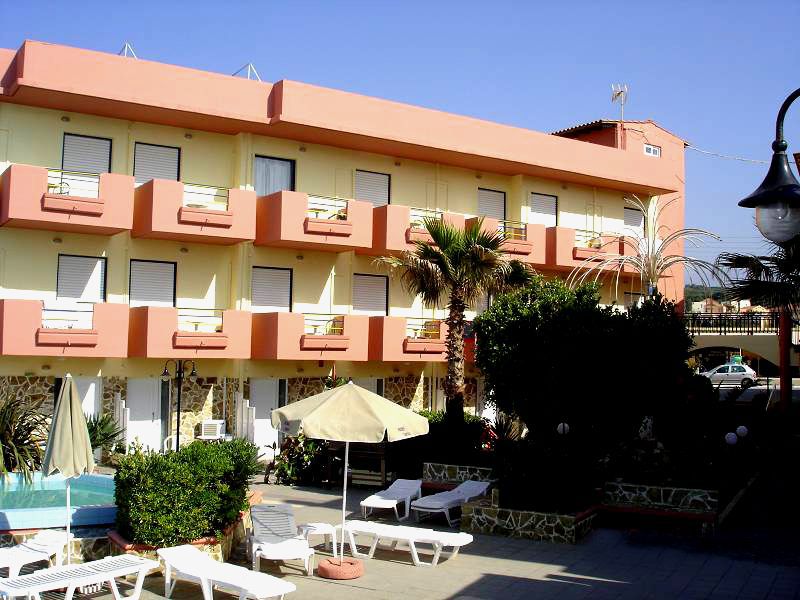 Hotel Haris On The Beach Agia Marina 외부 사진